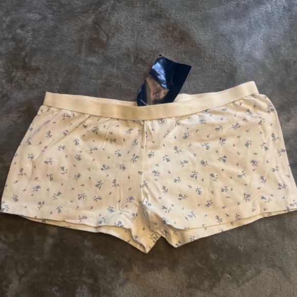 Brandy Melville blue floral shorts - Picture 1 of 1
